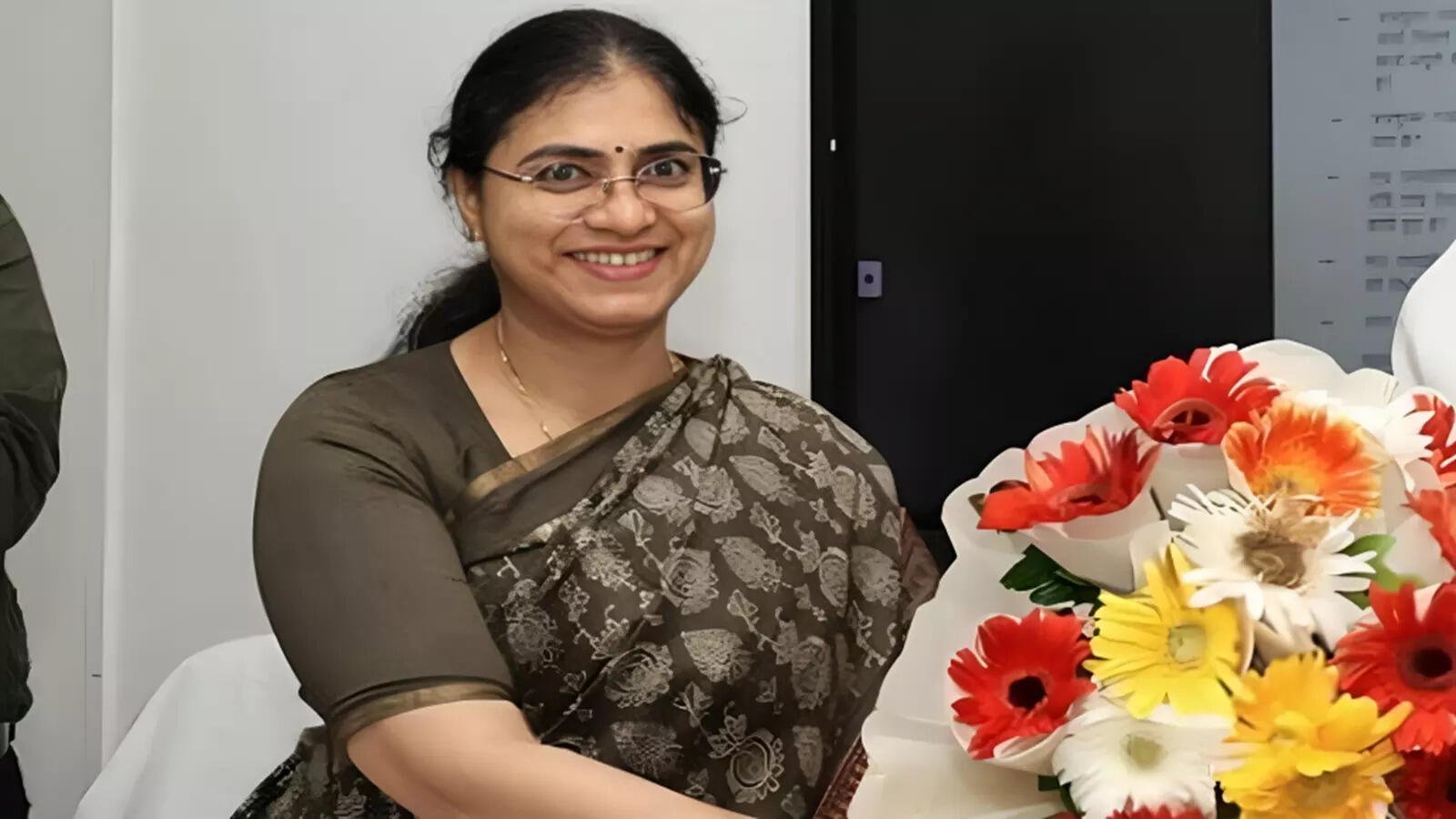 IAS APARNA U Ex MD UPPCL