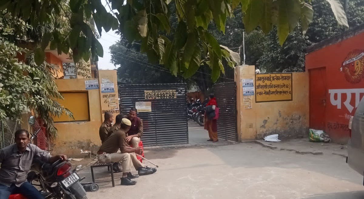 नामी पत्रकार अपने रूतवे से भ्रष्टाचारियों को बचाने होगे कामयाब या फिर पवन मिश्रा का होगा निलंबन …. भविष्य की गर्त में