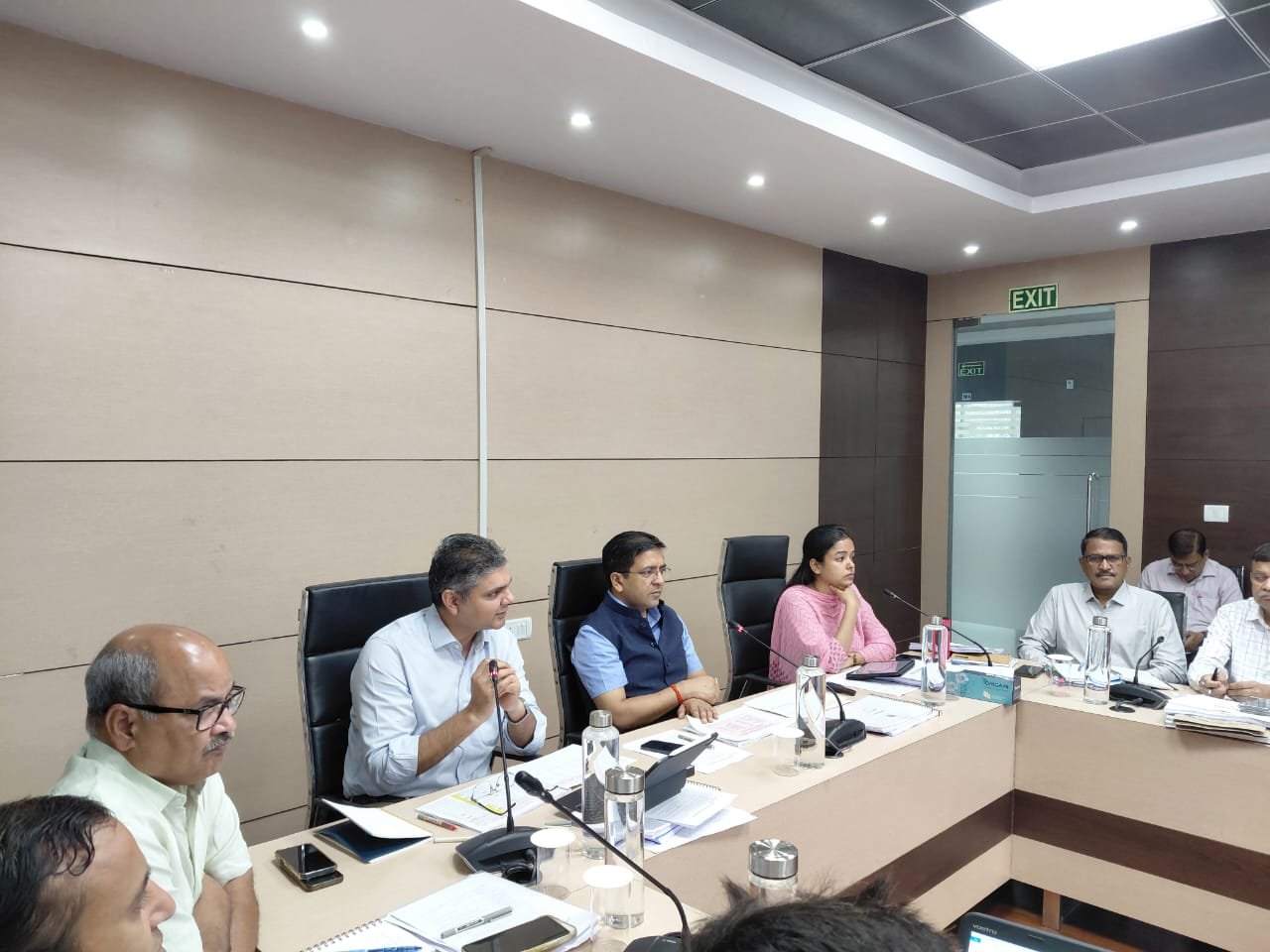 प्रदेश की बिजली व्यवस्था पर अध्यक्ष का चाबुक – लापरवाह अफसरों पर गिरी गाज, कई निलंबन के आदेश